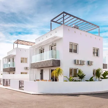 Diamanta - Nissi Area Ayia Napa